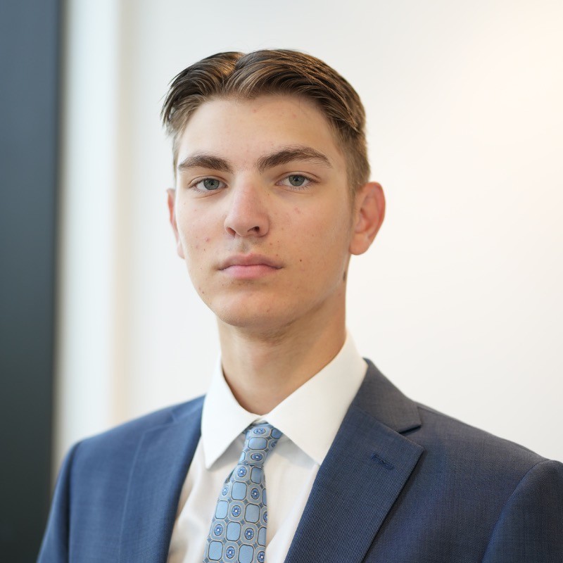 Daniel Pullella headshot